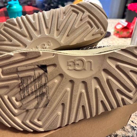 UGG Olive Green Slippers - Picture 4 of 5